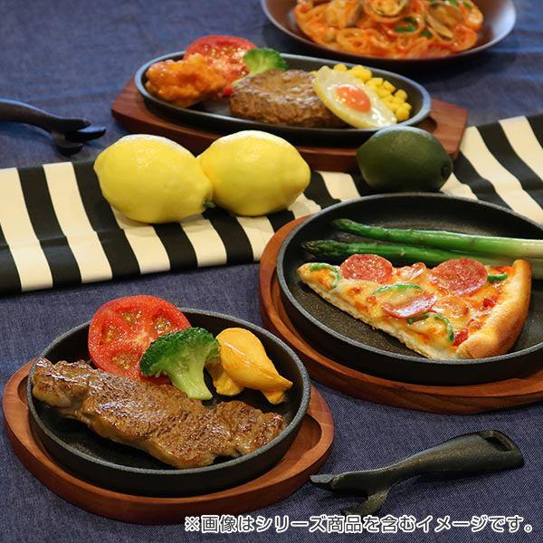 鉄板 ステーキ皿 21cm 鉄鋳物製 木製プレート付き ハンドル付き 鉄板 ステーキ皿 21cm 鉄鋳物製 木製プレート付き ハンドル付き