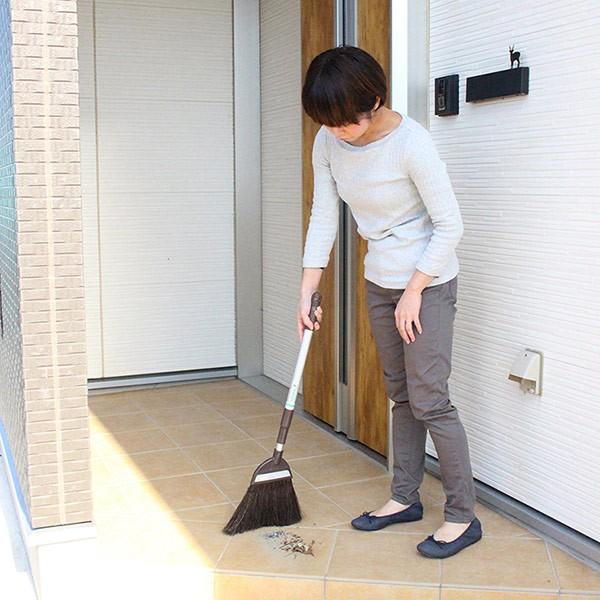 ほうき 3段伸縮 黒シダホーキ 箒 ホウキ 長さ調節 ( 柄付き 伸縮 箒 ホーキ ホウキ 玄関 ベランダ 掃除 ) :310688:リビングート ヤフー店 - 通販 - Yahoo!ショッピング ほうき 3段伸縮 黒シダホーキ 箒 ホウキ 長さ調節 ( 柄付き 伸縮 箒 ホーキ ホウキ 玄関 ベランダ 掃除 ) :310688:リビングート ヤフー店 - 通販 - Yahoo!ショッピング