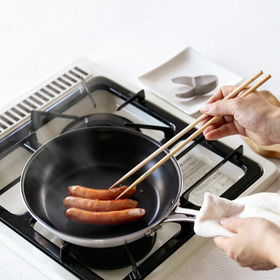 フライパン 24cm 浅型 アルミ製 フッ素樹脂加工 シルクフライパン 日本製 中尾アルミ （ ガス火対応 直火専用 炒め鍋 いため鍋 金属ヘラOK ふっ素加工 軽い ）