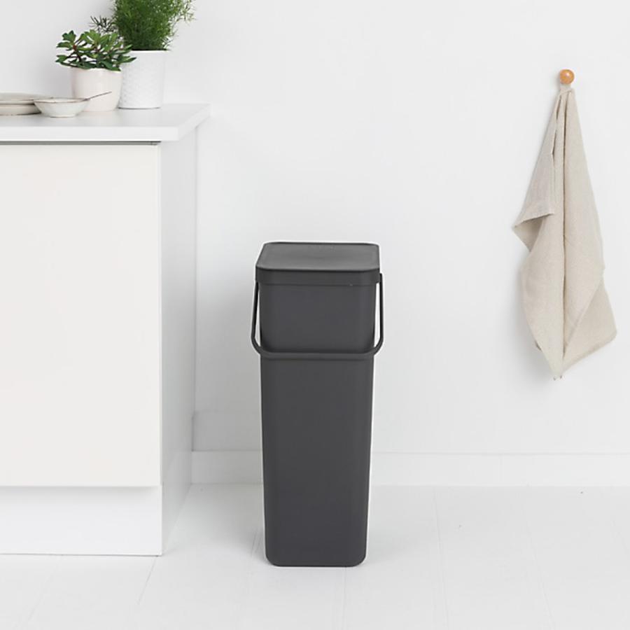 brabantia 黒ペダル式ごみ箱 540mm x 365mm x 705mm brabantia 黒ペダル式ごみ箱 540mm x 365mm x 705mm