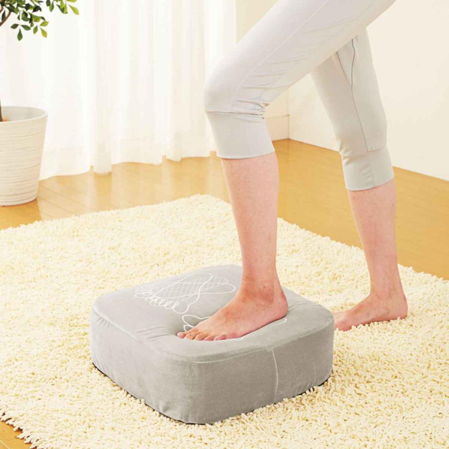 クッション 足元気スリッポリン 42×42cm ( 踏み台 ステップ台 屈伸 踏み台昇降 運動 下半身 鍛える トレーニング ) :404823:リビングート ヤフー店 - 通販 - Yahoo!ショッピング クッション 足元気スリッポリン 42×42cm ( 踏み台 ステップ台 屈伸 踏み台昇降 運動 下半身 鍛える トレーニング ) :404823:リビングート ヤフー店 - 通販 - Yahoo!ショッピング