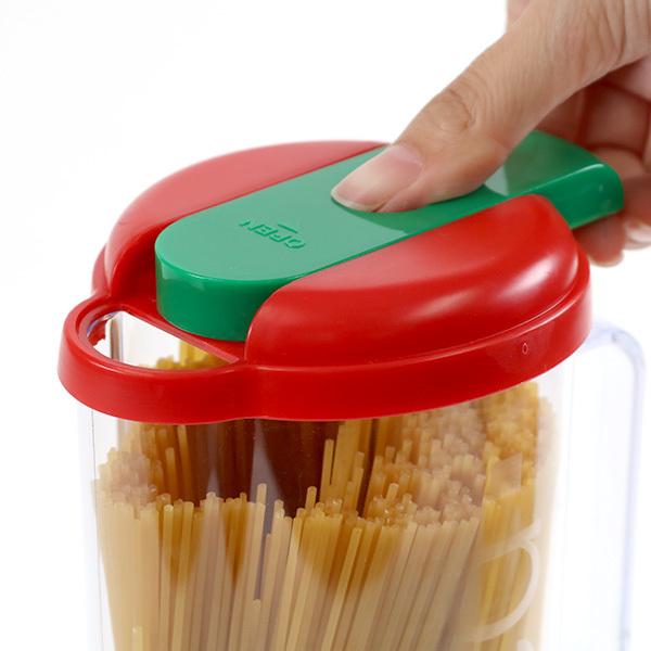 保存容器 パスタ用 計量機能付き ハンドル付き なるほどパスタ ( パスタケース パスタ容器 パスタはかり パスタポット 食品保存容器 スパゲッティ ) :4905596121107:リビングート ヤフー店 - 通販 - Yahoo!ショッピング 保存容器 パスタ用 計量機能付き ハンドル付き なるほどパスタ ( パスタケース パスタ容器 パスタはかり パスタポット 食品保存容器 スパゲッティ ) :4905596121107:リビングート ヤフー店 - 通販 - Yahoo!ショッピング