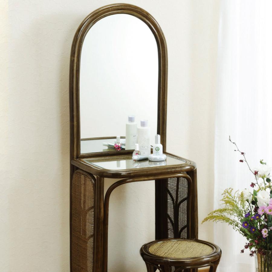 籐製の鏡台イス付き