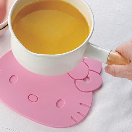 sanrio（サンリオ） □在庫限り・入荷なし□鍋敷き ハローキティ