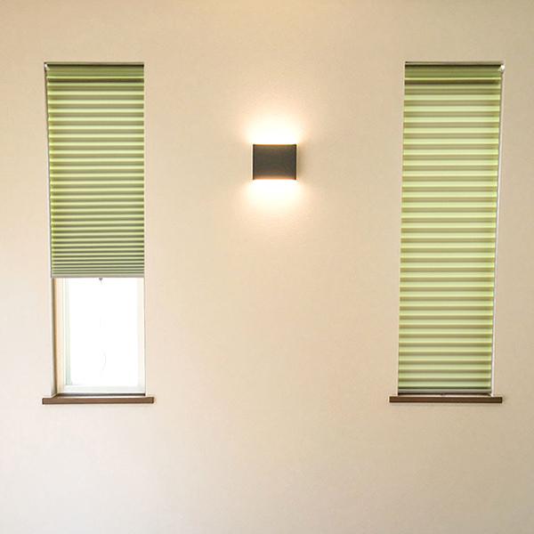 シェード 断熱スクリーン 小窓用 サイズオーダー 幅26〜50×高さ91