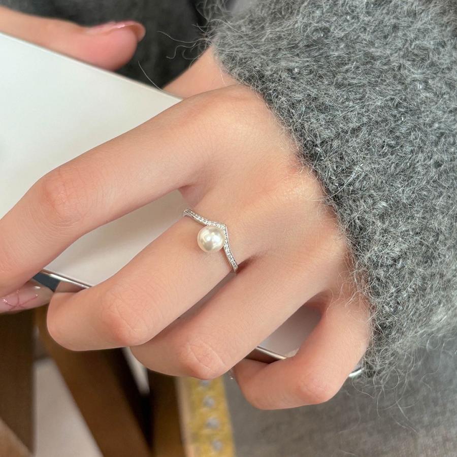 V字型パールリング、女性用、軽い贅沢感、個性的でおしゃれな