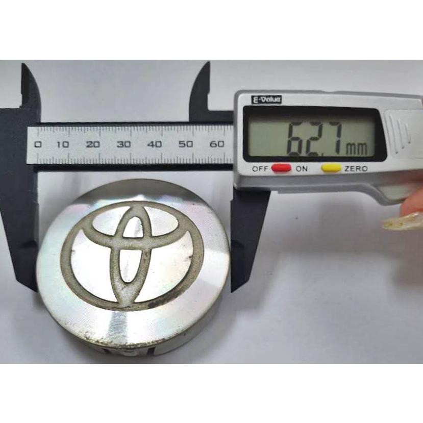 トヨタ（TOYOTA） ☆トヨタ 純正 センターキャップ 4枚☆ : タイヤ