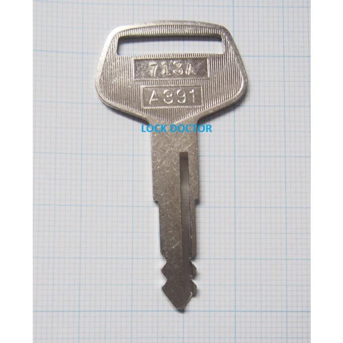 SAKAI 713-A スペアキー 鍵 重機 建機 社外合鍵1本 カギ 713A SAKAI 713-A スペアキー 鍵 重機 建機 社外合鍵1本 カギ 713A