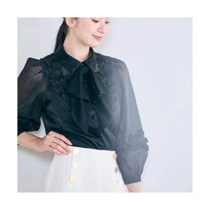 オーディア ミューズ Audie a Muses 花モチーフ＆リボンタイブラウス （オフ）の画像