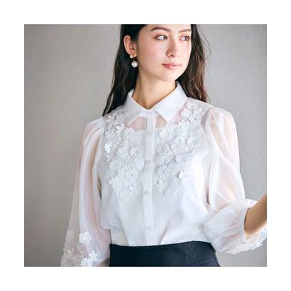 オーディア ミューズ Audie a Muses 花モチーフ＆リボンタイブラウス （オフ）の画像