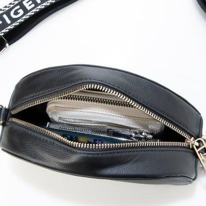 入荷中 トミーヒルフィガー TOMMY HILFIGER ハーフムーンショルダー