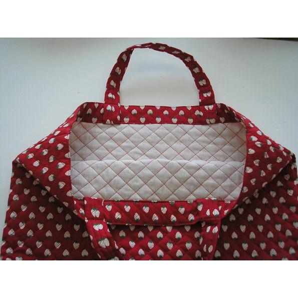 手作り手提げレッスンバッグ【27cm×37cm×マチ3cm】赤いちご柄