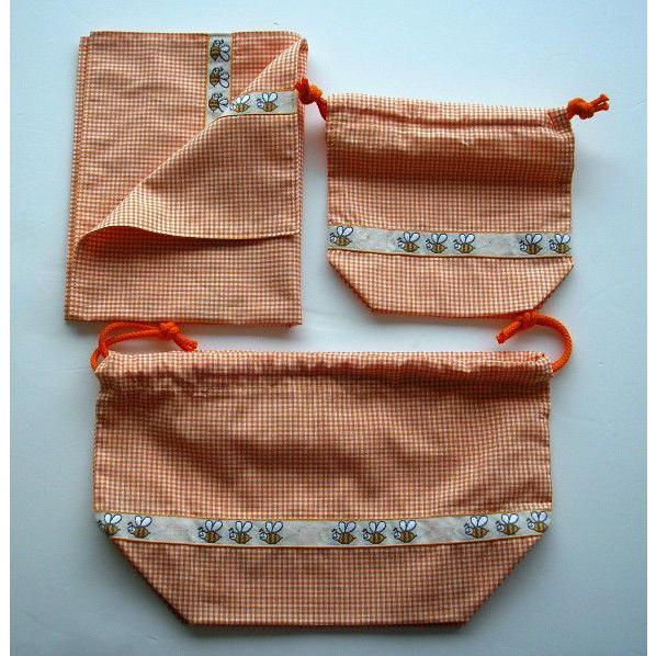 手作り ランチ3点セット(オレンジと白のギンガムチェックにハチの