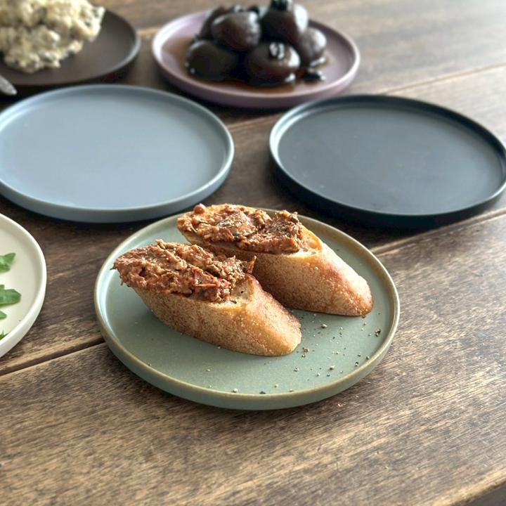 新品未使用　作家もの　平皿16.5センチ　ケーキ皿　取り皿 食器 おしゃれ フラット ケーキ皿 プレート 小 16cm 7color 小皿 取皿