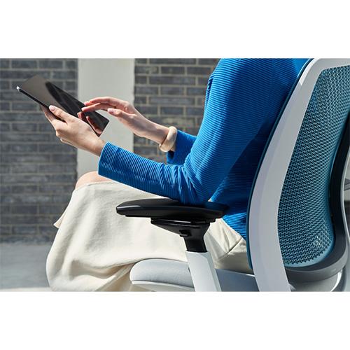 Series2 Steelcase ブラックフレーム 3Dニット/エアバック オフィスチェア デスクチェア オフィス 会社 高機能 ハイバック おしゃれ ブラック 肘付 436AIR3DBA_2