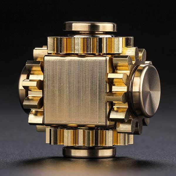 回転キューブ メカニカルデザイン 高精度加工 歯車 持続回転 おもちゃ