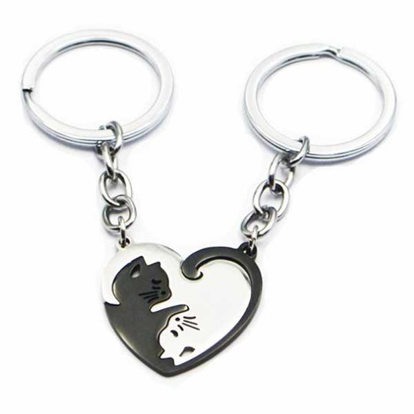 売れました　しっぽでハート❤ペアぷっくり猫キーホルダー 猫 キーホルダー ペア カップル キーリング ネコちゃん 夫婦