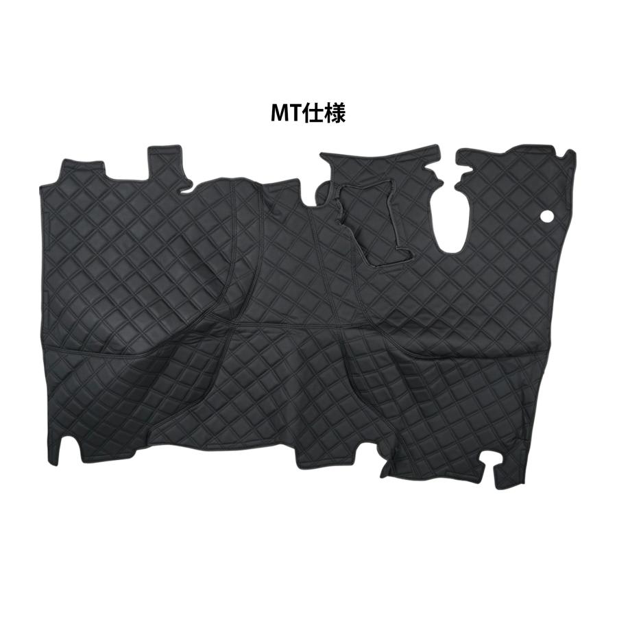 三菱 ブルーテック キャンター 20キャンター 標準用 エンジンフードカバー ダイヤカット レッド ブラック ステッチ PVCレザー | 三菱ふそう | 03