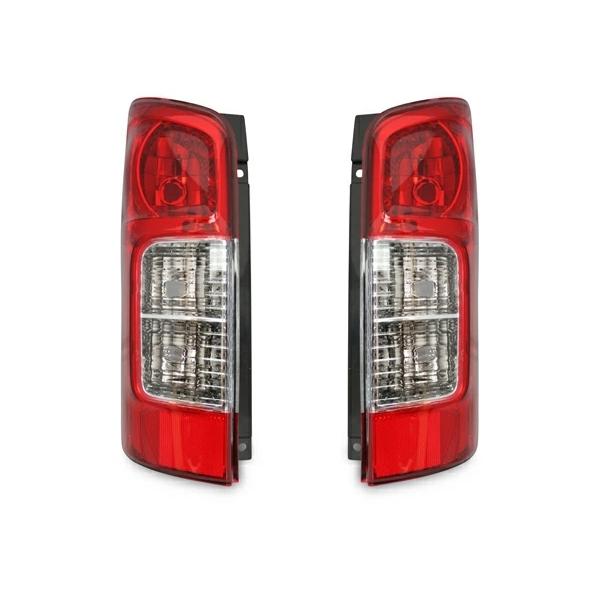 キャラバン NV350 テールランプ 左右セット E26系 純正タイプ H24.5〜 ライト レンズ 交換 リア 修理 両側 バックランプ | 日産 | 01