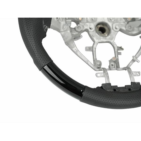 キャラバン NV350 ハンドル ステアリング E26系 中期 2型 ガングリップ ピアノブラック カスタム パンチングレザー | 日産 | 03