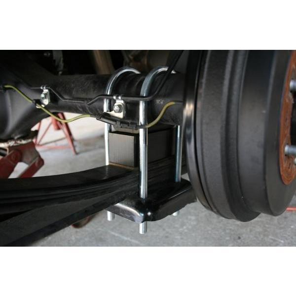 ハイエース 200系 アルミ製 ローダウンブロックキット 1.5インチ（38mm