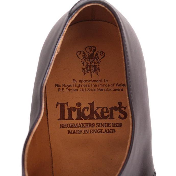 Tricker's トリッカーズ 8126 Uチップ 外羽根仕様 ブラック ミュージアムカーフの画像
