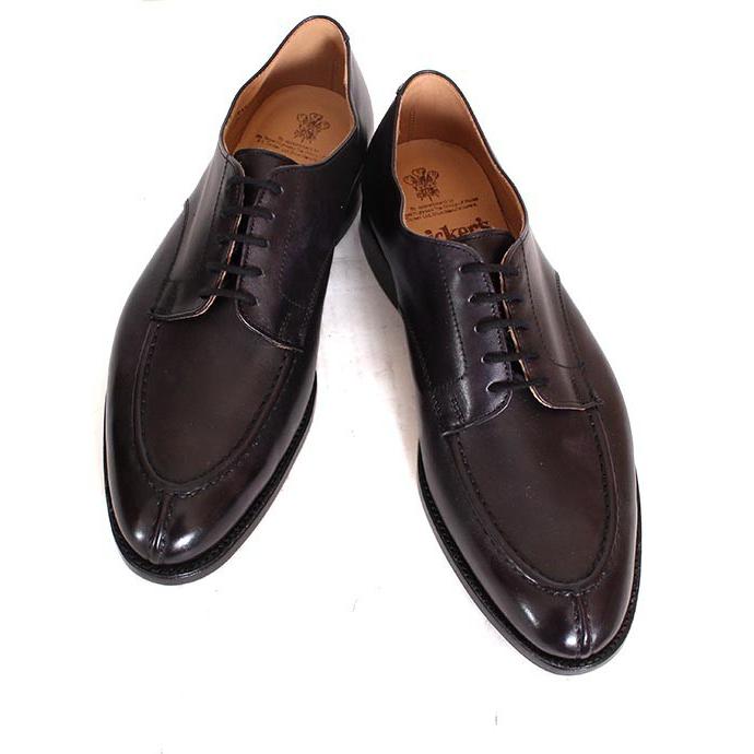 Tricker's トリッカーズ 8126 Uチップ 外羽根仕様 ブラック ミュージアムカーフの画像