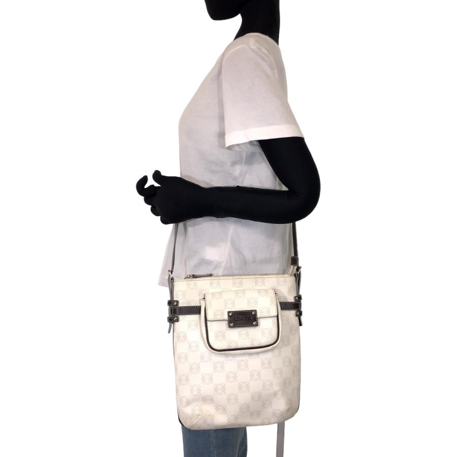 LOEWE ロエベ アナグラム ポーチ付き ホワイト 白 PVC LOEWE ロエベ アナグラム ポーチ付き ホワイト 白 PVC