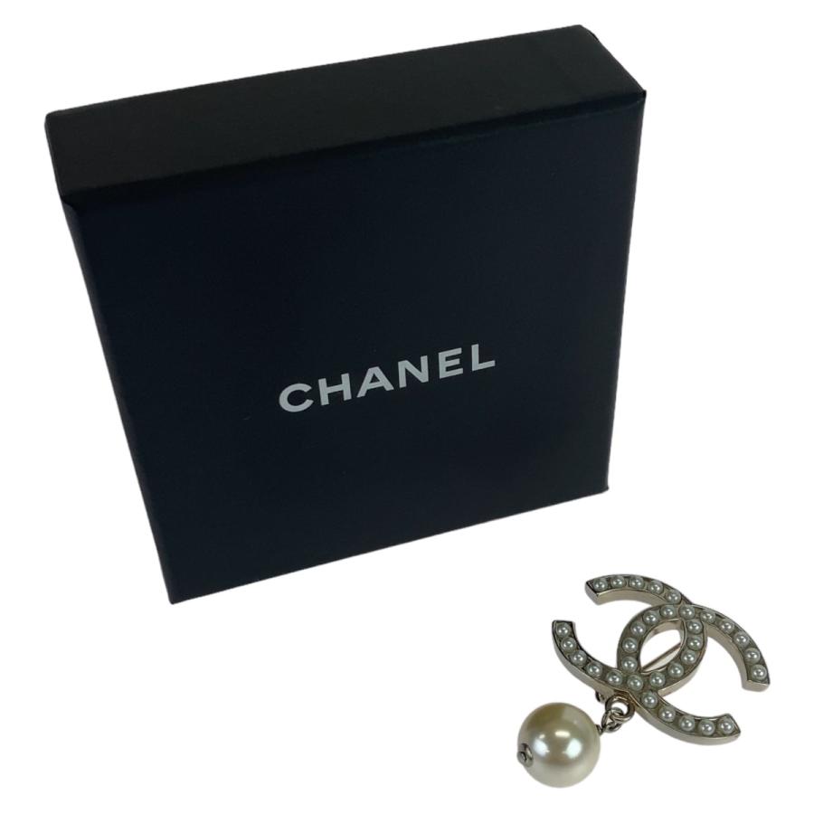 CHANEL（シャネル） 美品 ココマーク ホワイト 白 シルバー金具 メッキ