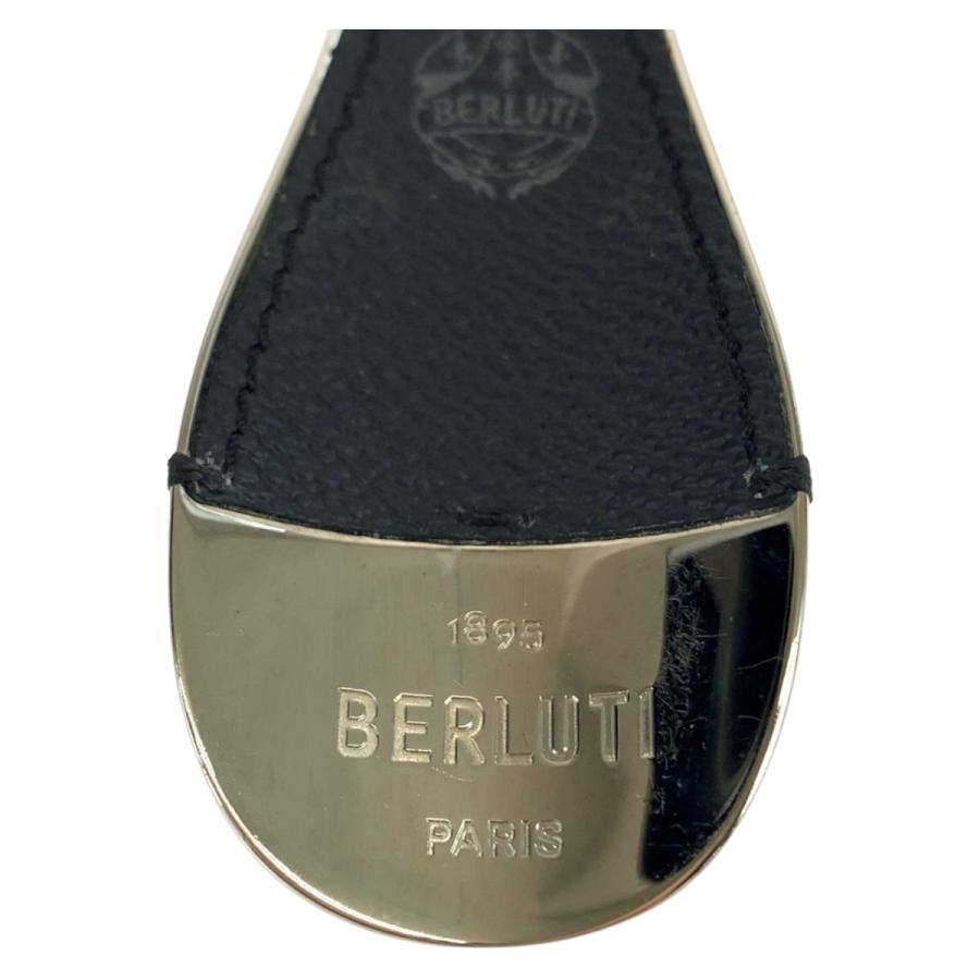 美品 Berluti ベルルッティ ロゴ シルバー金具 ブラック 黒 メタル