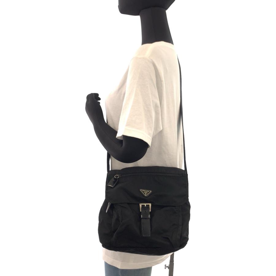 PRADA（プラダ） テスート 三角ロゴプレート ブラック 黒 シルバー金具