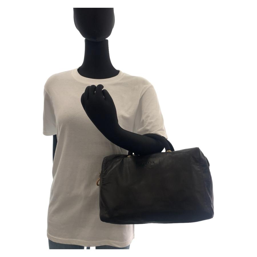 プラダ　黒 レザー ハンドバッグ ゴールド金具 PRADA（プラダ） ブラック 黒 ゴールド金具 レザー ハンドバッグ
