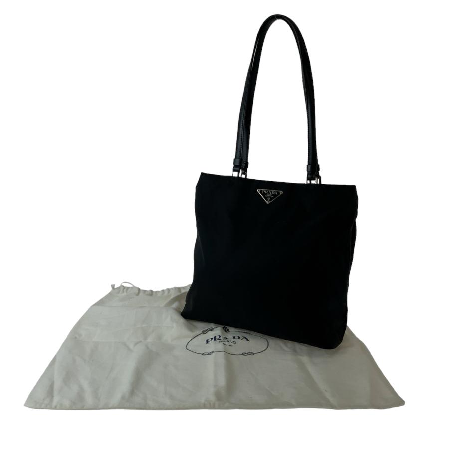 PRADA（プラダ） 美品 テスート 三角ロゴプレート ブラック 黒