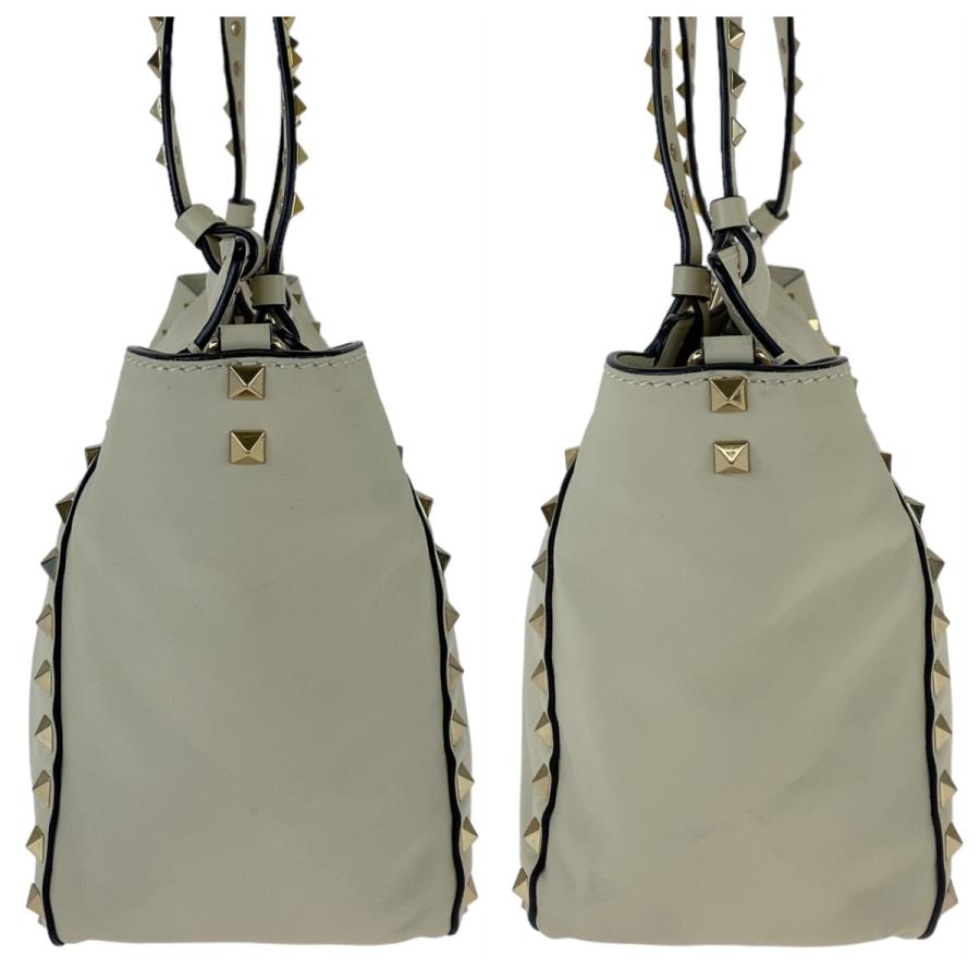 VALENTINO（ヴァレンティノ） 美品 ロックスタッズ ホワイト レザー 