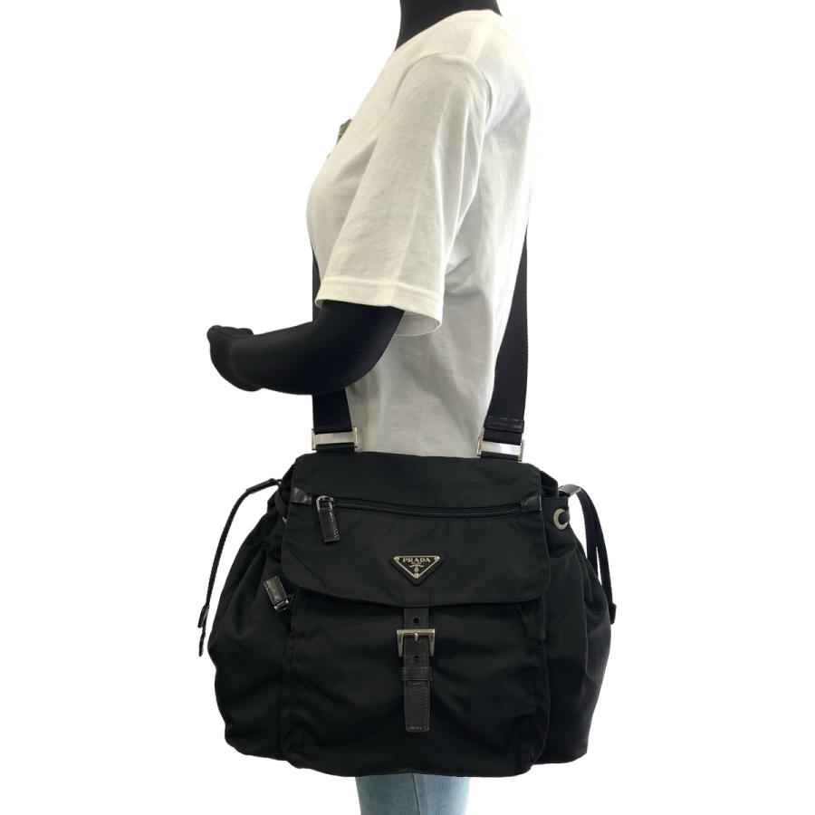 PRADA（プラダ） 美品 テスート 三角ロゴプレート ブラック 黒