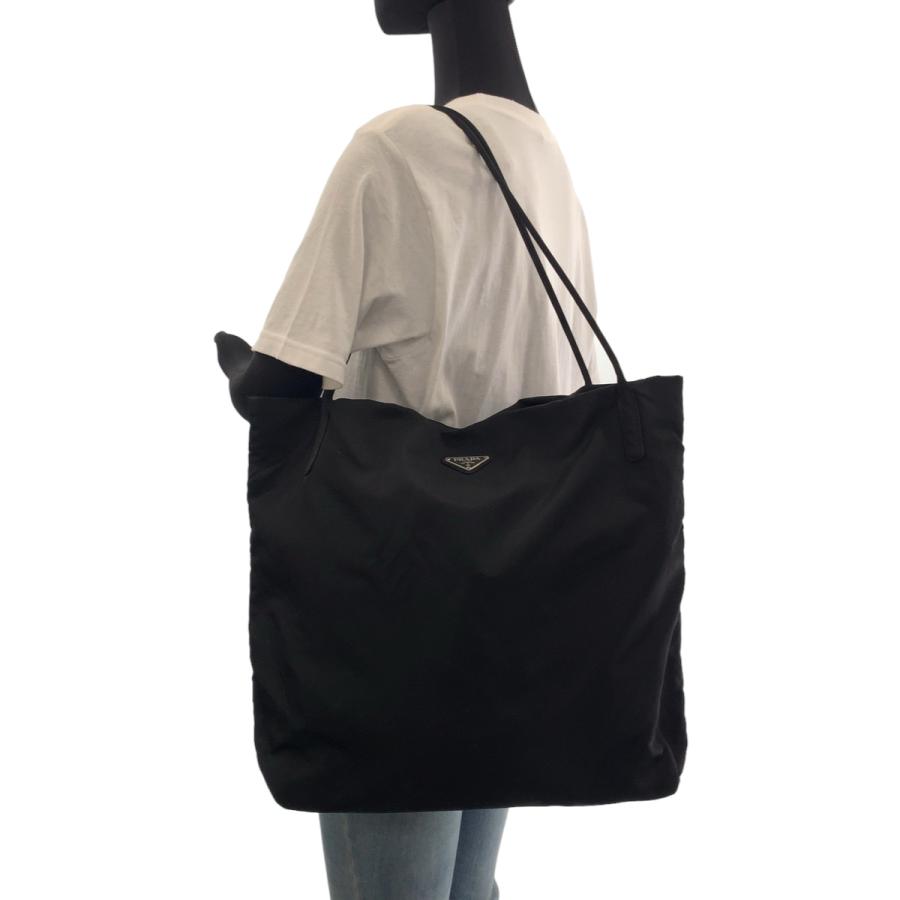 PRADA（プラダ） テスート 三角ロゴプレート ブラック 黒 シルバー金具