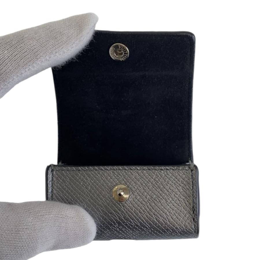 LOUIS VUITTON（ルイ・ヴィトン） 美品 モノグラム AirPods PRO グレー