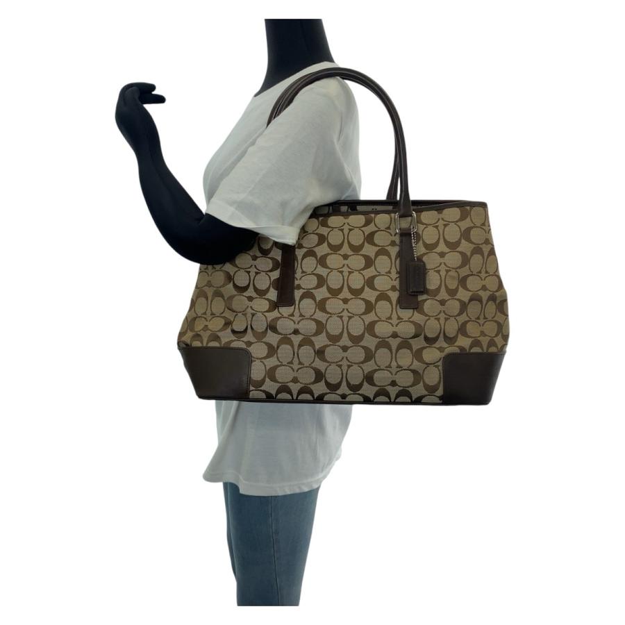 M*U様 COACH　シグネチャー　トートバッグ　ブラウン　美品　M2236‐5 COACH（コーチ） 美品 シグネチャー ブラウン ベージュ シルバー金具