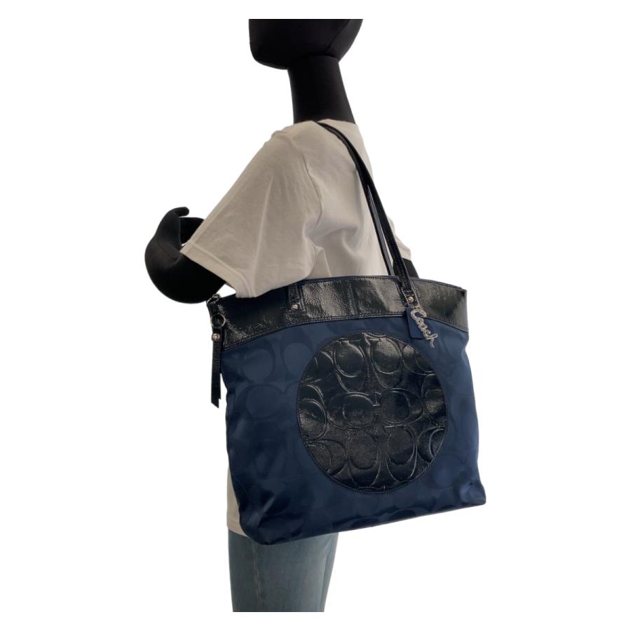 COACH（コーチ） 美品 シグネチャー ラウラ ネイビー ブルー