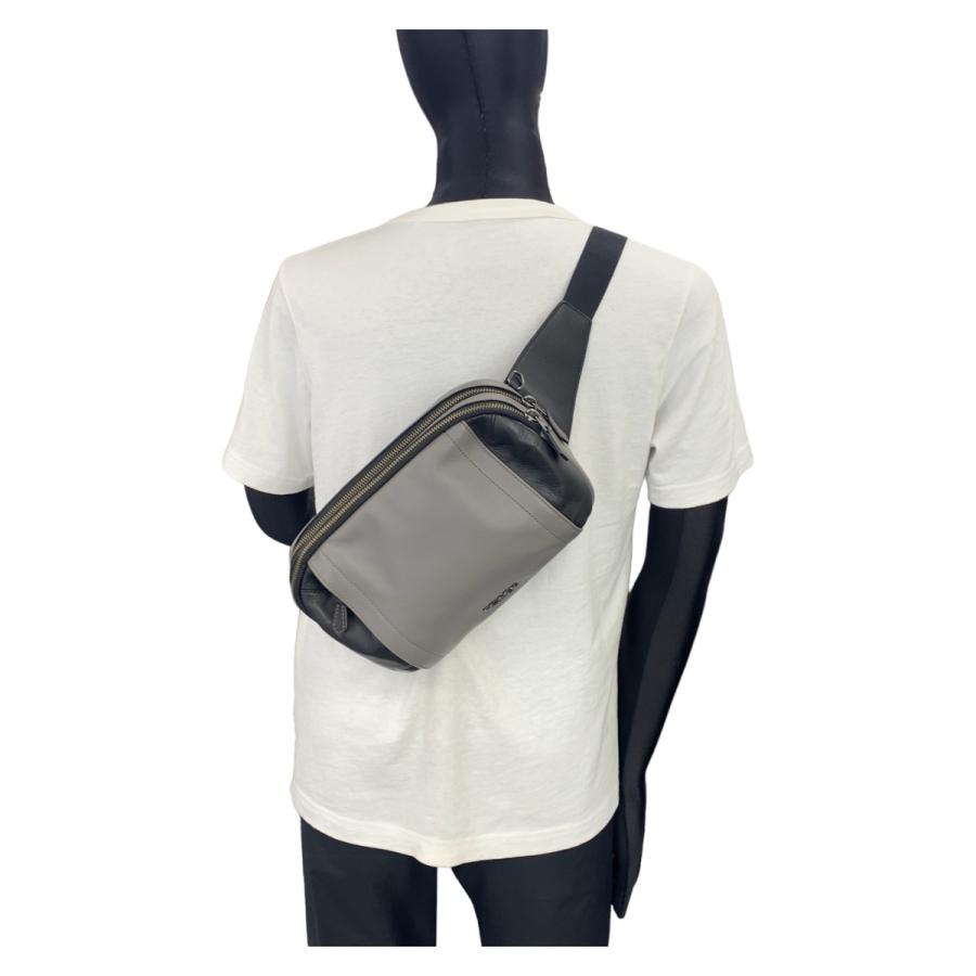 COACH（コーチ） 美品 グレー ブラック マルチカラー レザー ボディ