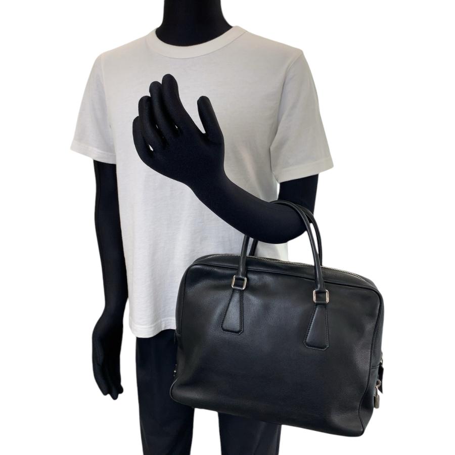 PRADA（プラダ） 美品 三角ロゴプレート ブラック 黒 シルバー金具