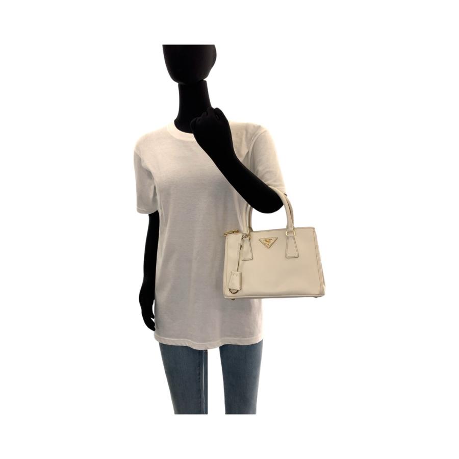 PRADA プラダ サフィアーノ ガレリア 三角ロゴプレート ホワイト  