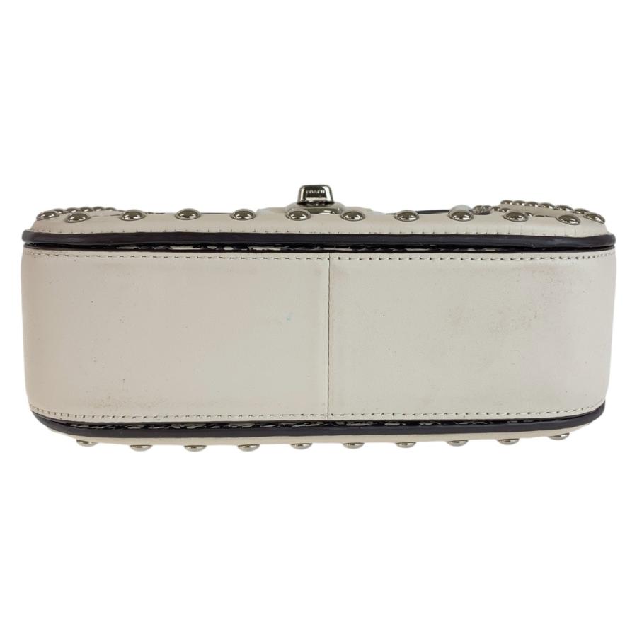 COACH（コーチ） スタッズ パイソン型押し ホワイト ブラウン シルバー 