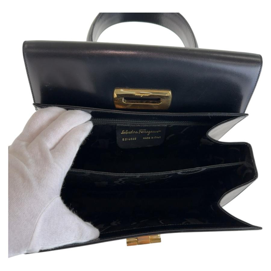 美品 Salvatore Ferragamo サルヴァトーレフェラガモ ガンチーニ