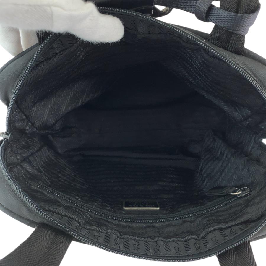 PRADA プラダ 三角ロゴプレート ブラック 黒 シルバー金具