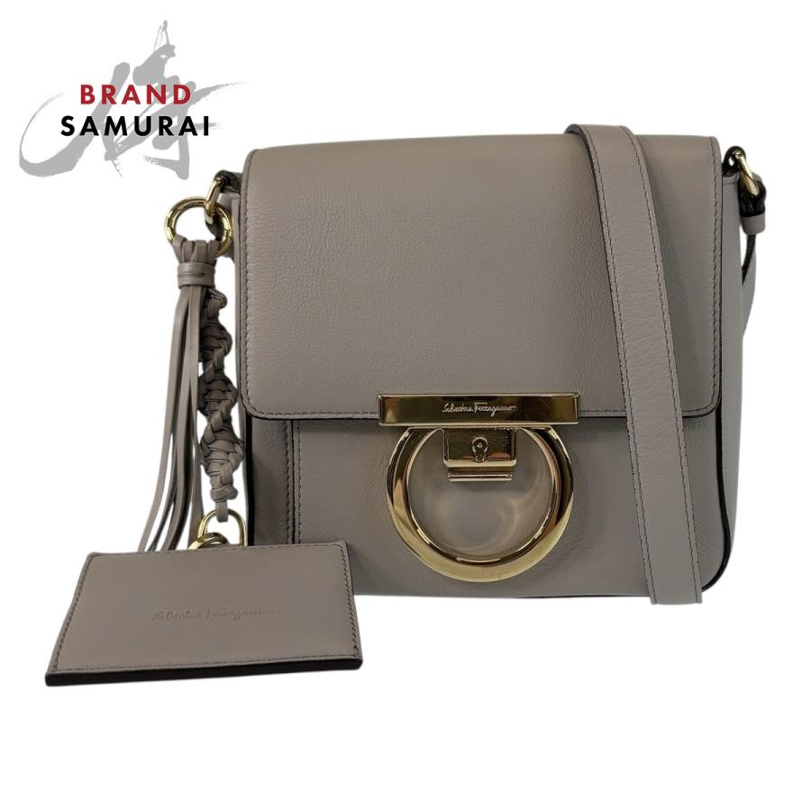 美品 Salvatore Ferragamo サルヴァトーレフェラガモ ガンチーニ 