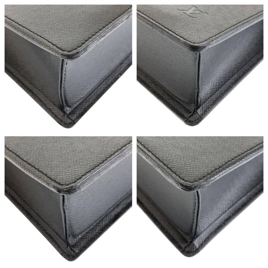 LOUIS VUITTON（ルイ・ヴィトン） 美品 タイガ ポルト ドキュマン