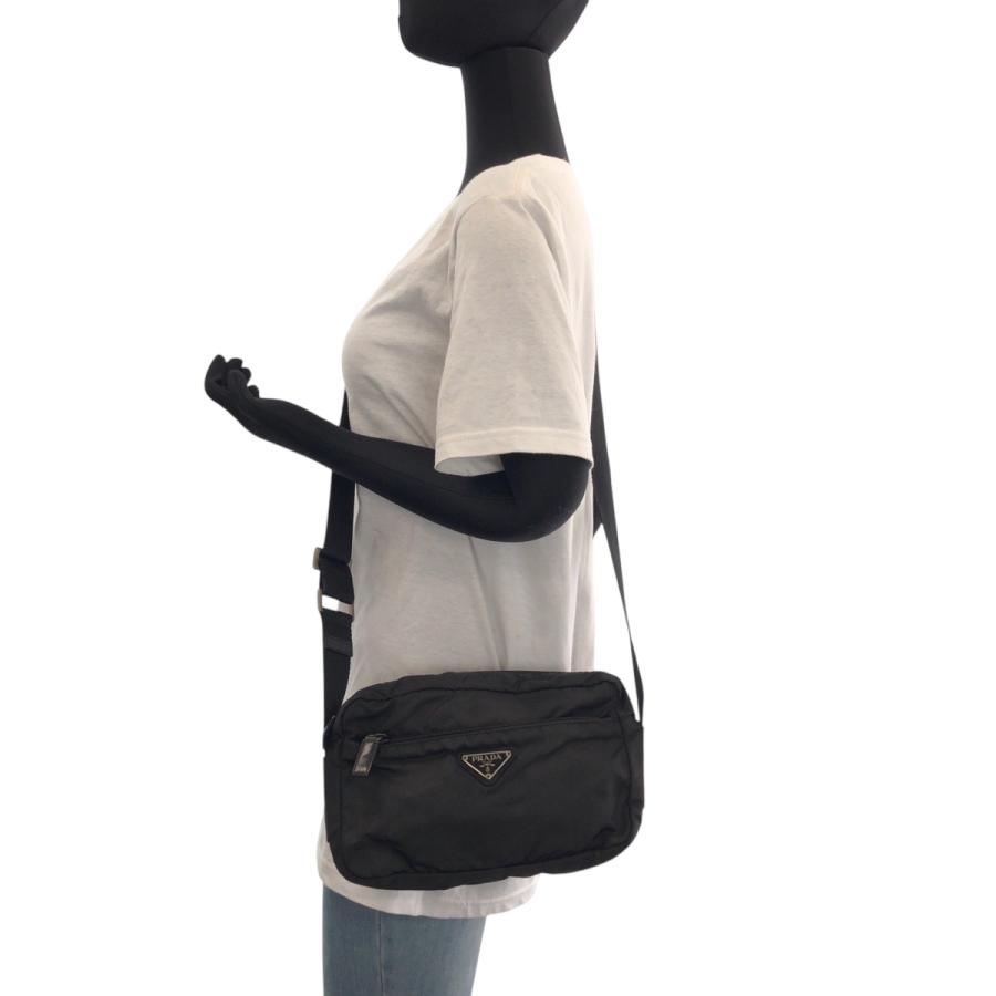 PRADA（プラダ） 美品 テスート 三角ロゴプレート ブラック 黒