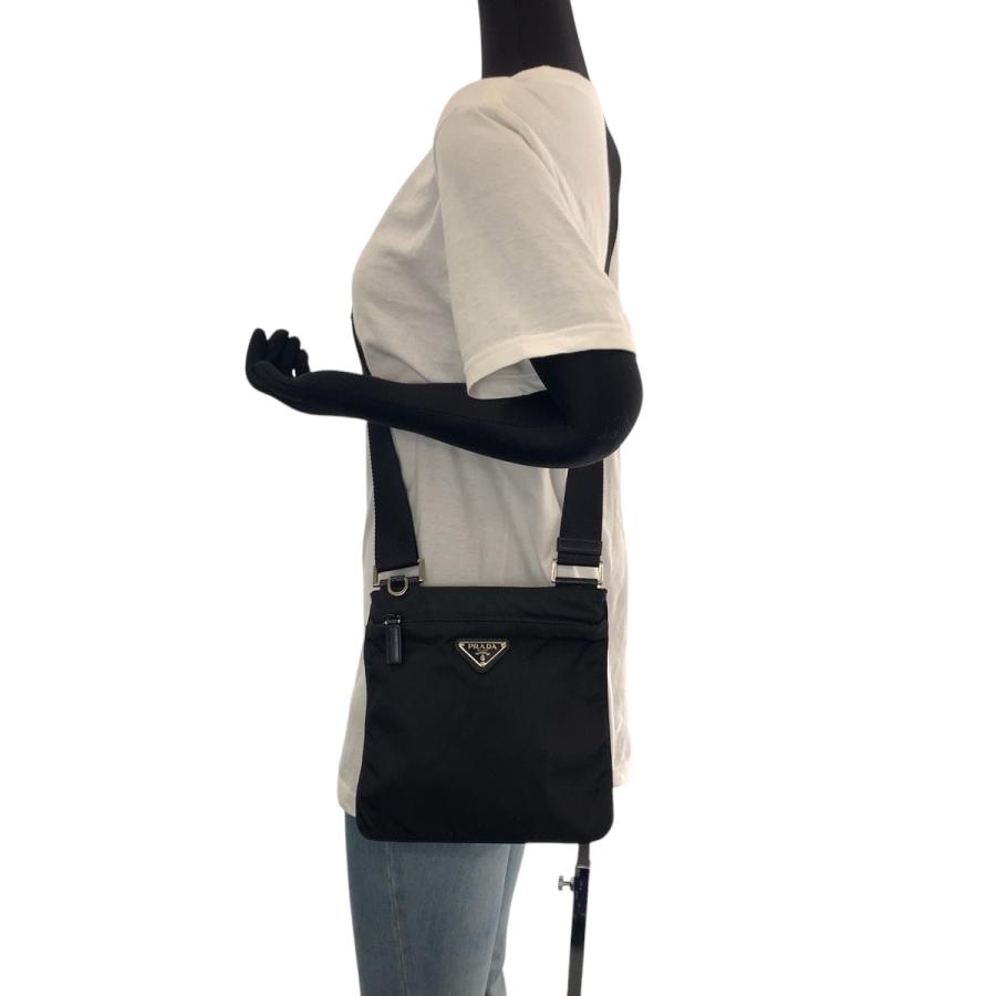 PRADA 美品 プラダ テスート 三角ロゴプレート ブラック シルバー金具  