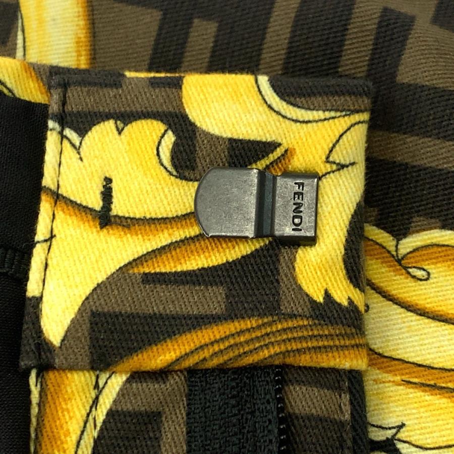 美品 FENDACE フェンダーチェ ヴェルサーチェ フェンディ サイズ50 ブラウン イエロー コットン FB0521 AKCD ハーフパンツ 501683 |  | 07